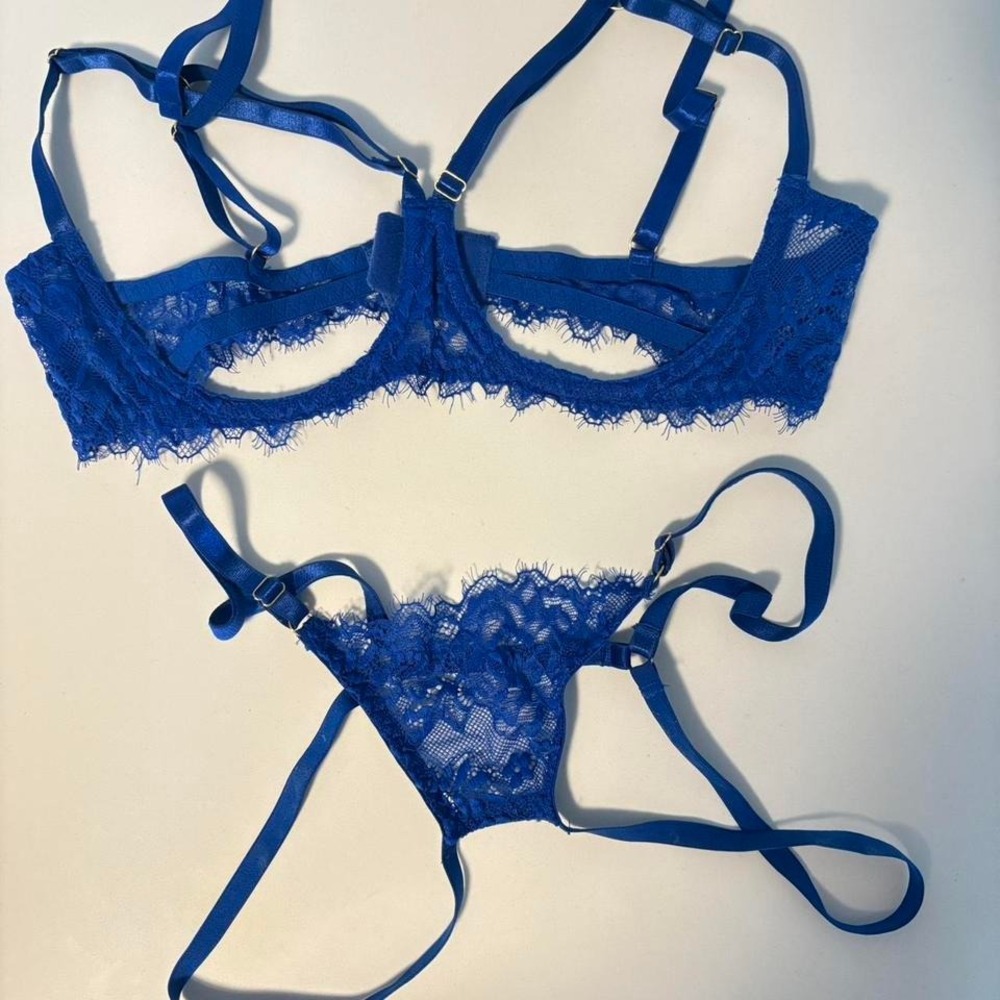 lue lace lingerie set